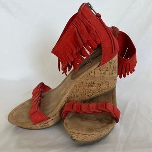 Minnetonka Fringe Cork Wedge Sandals Size 8